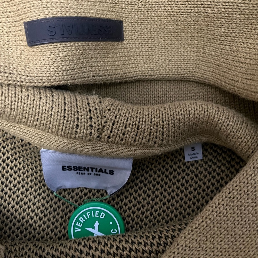 Essentials hoodie - Picture 2 of 2